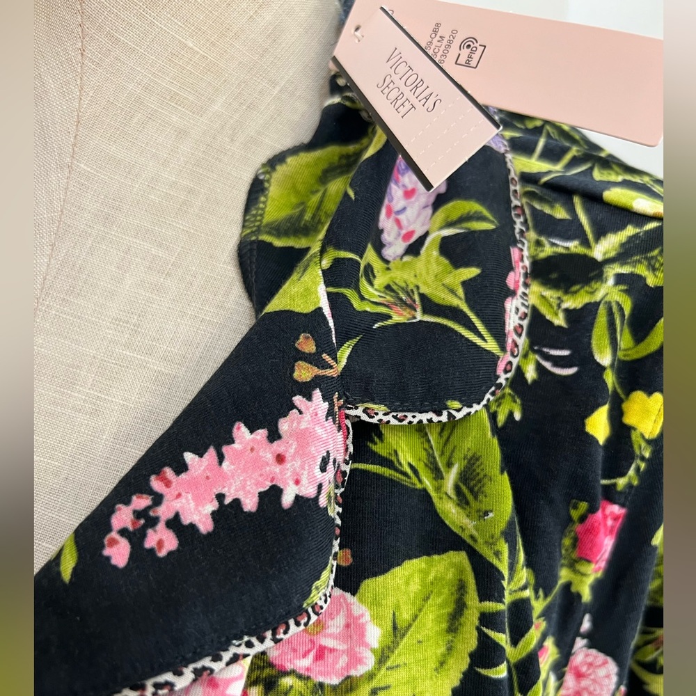 Victoria's Secret Black Floral Pajama Set - Picture 9 of 15